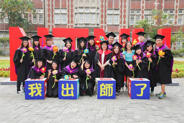 Sinh viên quốc tế tốt nghiệp ngành Sư phạm tại NTNU
