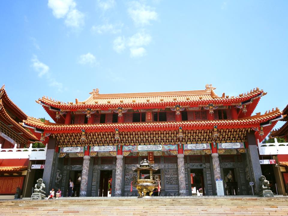 Văn Võ Miếu được xây dựng và thiết kế theo lối kiến trúc đặc trưng của đền chùa Đài Loan truyền thống